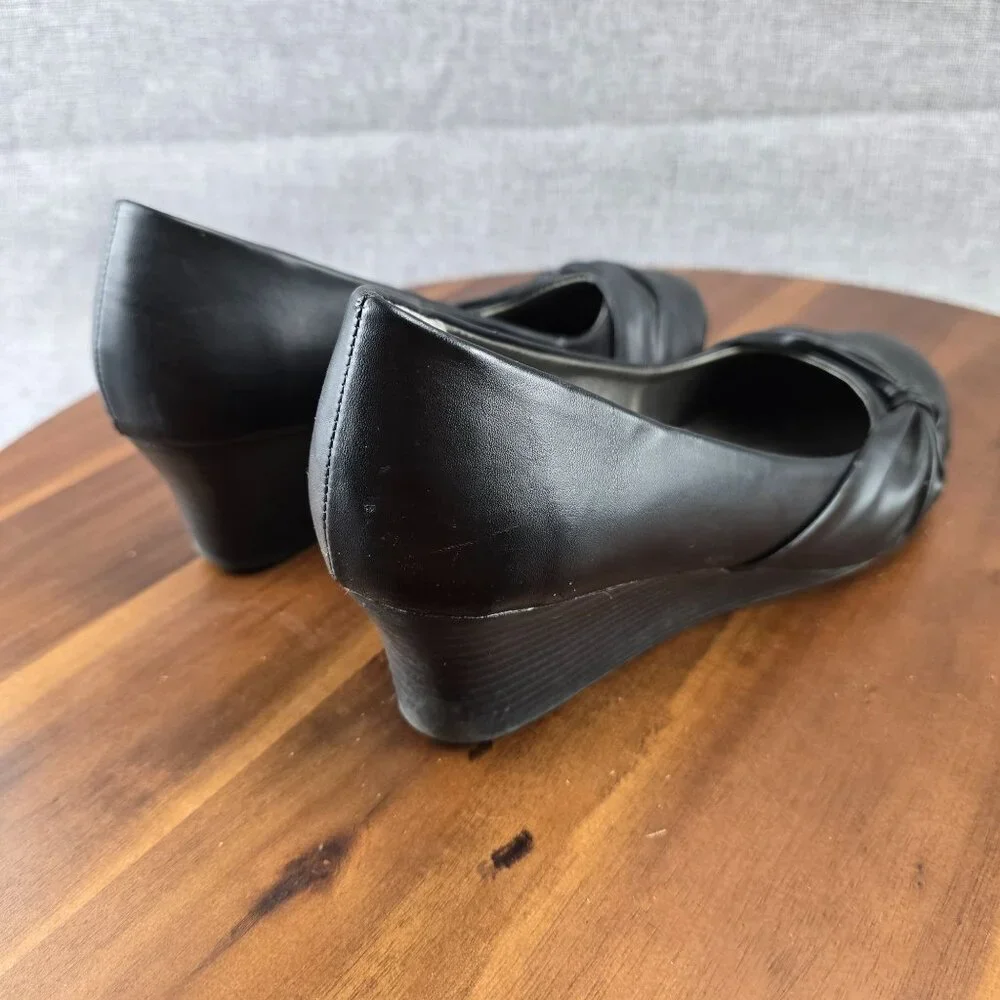 Black Wedge Heels With Knotted Detail By B.O.C. Women's‎ Size 10